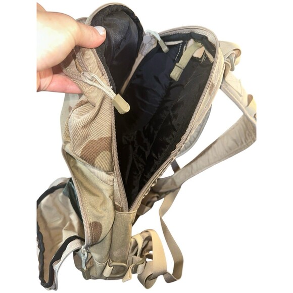 CamelBak Maximum Gear MULE Hydration Pack Desert Camo Cordura Tactical - Picture 15 of 16
